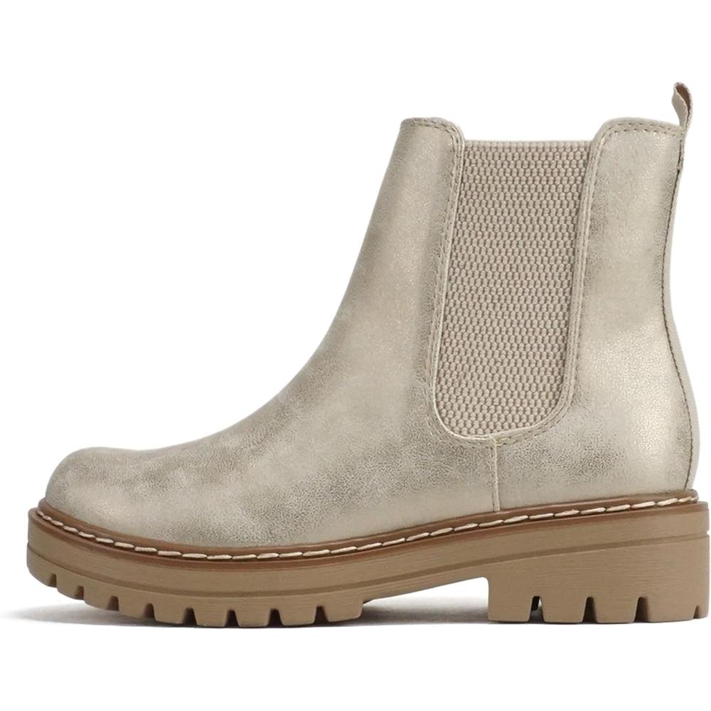 Versatile Lift Design Chelsea Boots